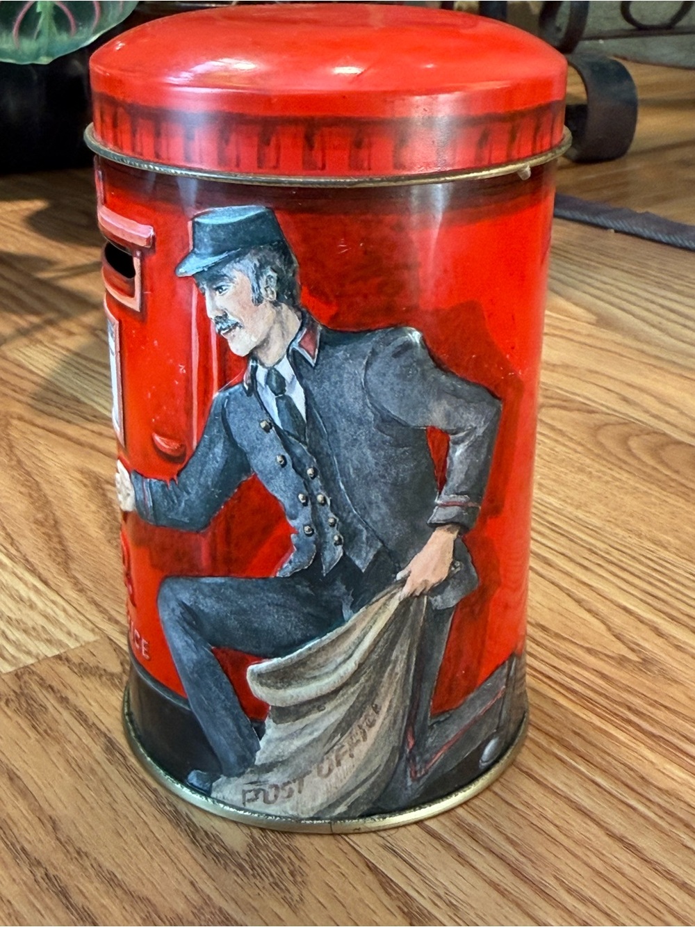 Churchill's Heritage of England Post Box cylindrical metal tin coin bank